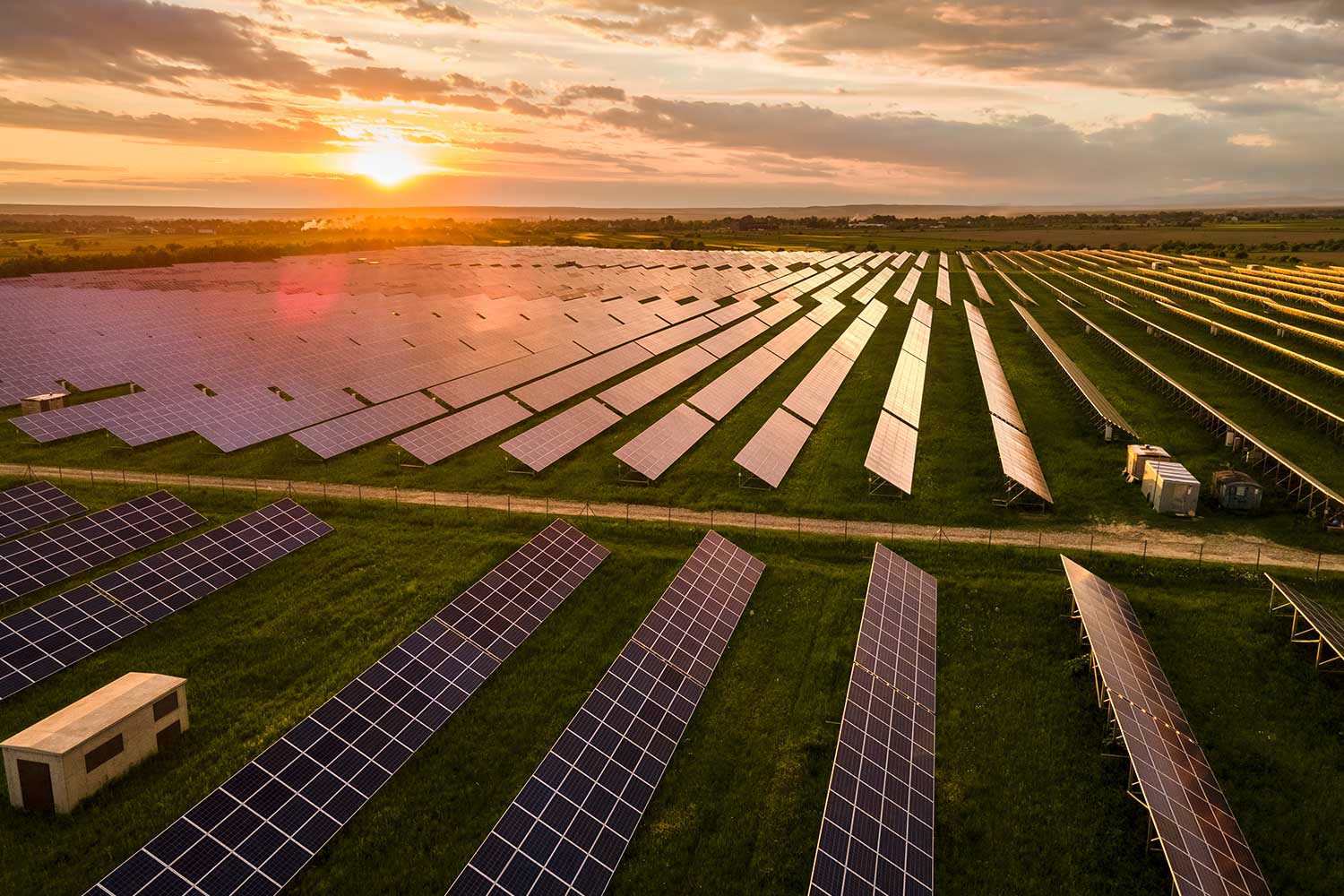 Off-Grid vs. On-Grid Solar Systems Which is Better