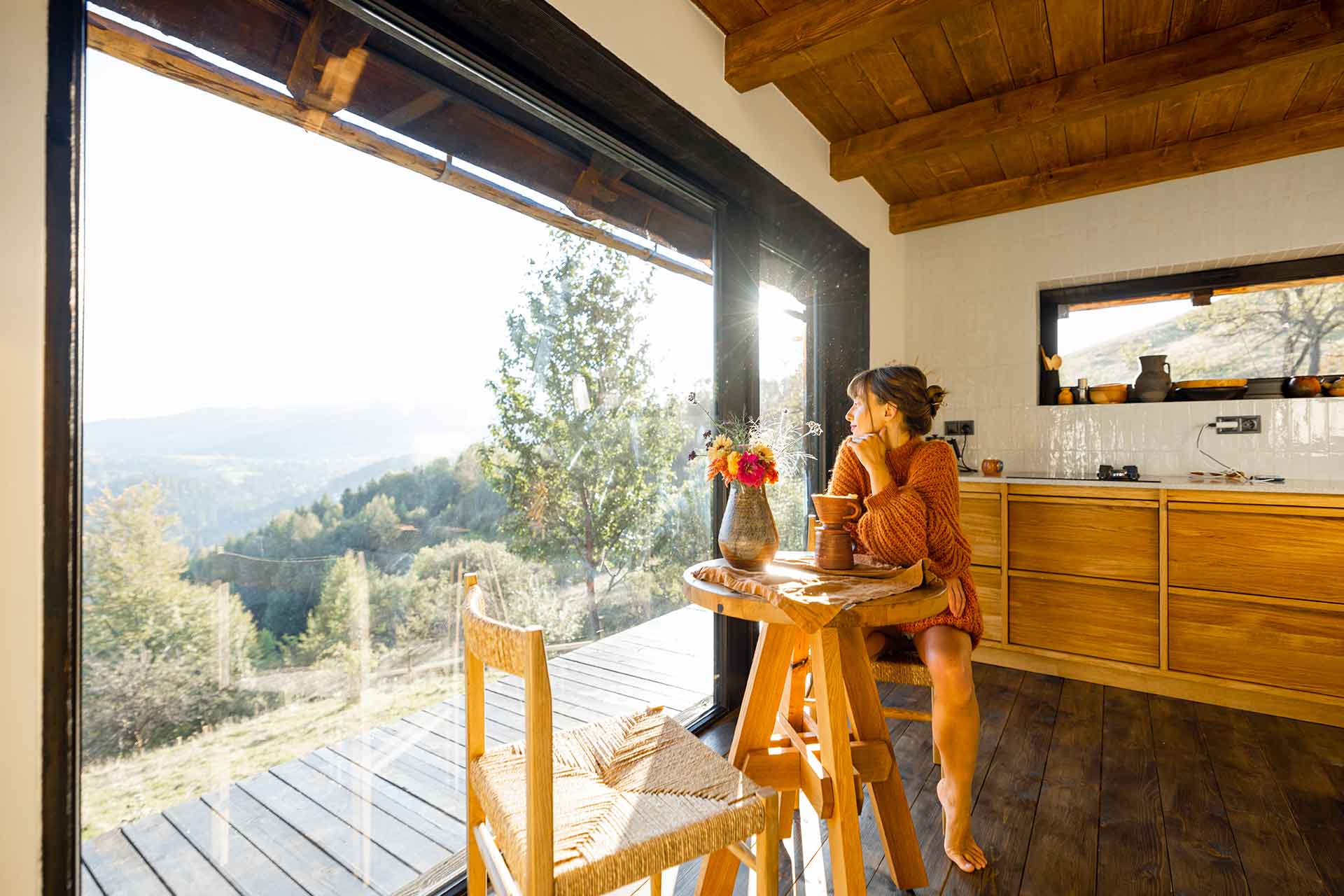 morning-coffee-and-mountain-views-RVAQKU9