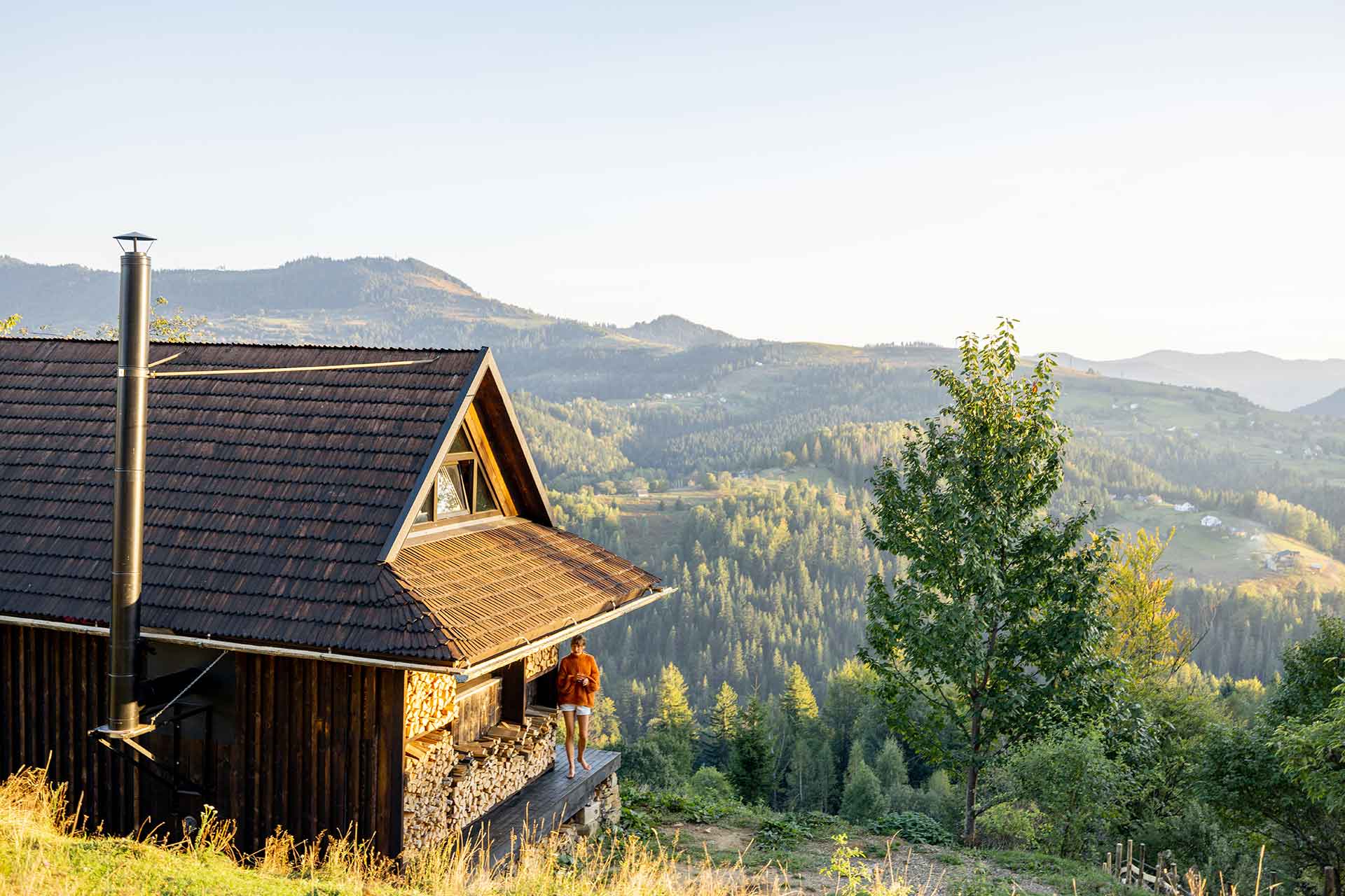 mountain-cabin-view-7NEGACX
